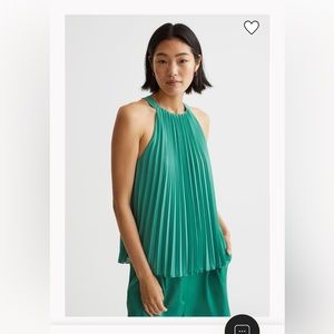 Sage, green H&M, pleated layered tank medium excellent condition like new